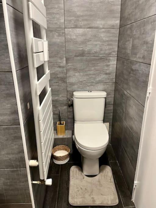 Appartement Situe Au Centre Ville D'Alfortville Buitenkant foto