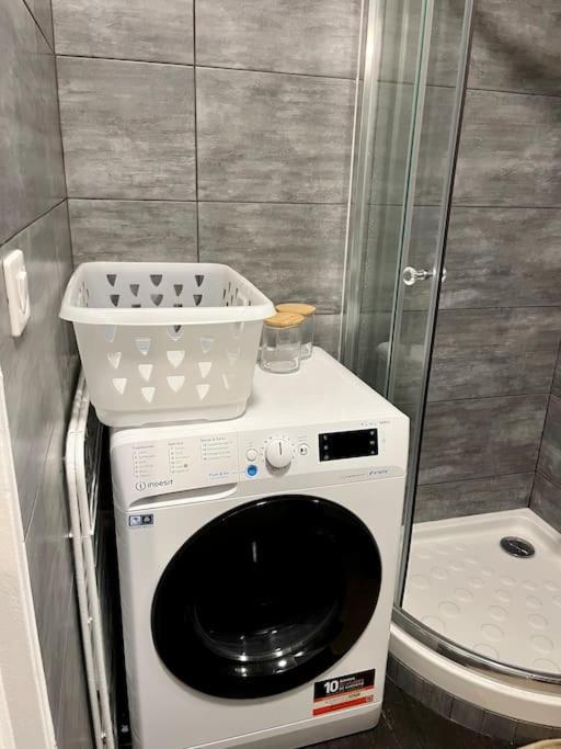 Appartement Situe Au Centre Ville D'Alfortville Buitenkant foto