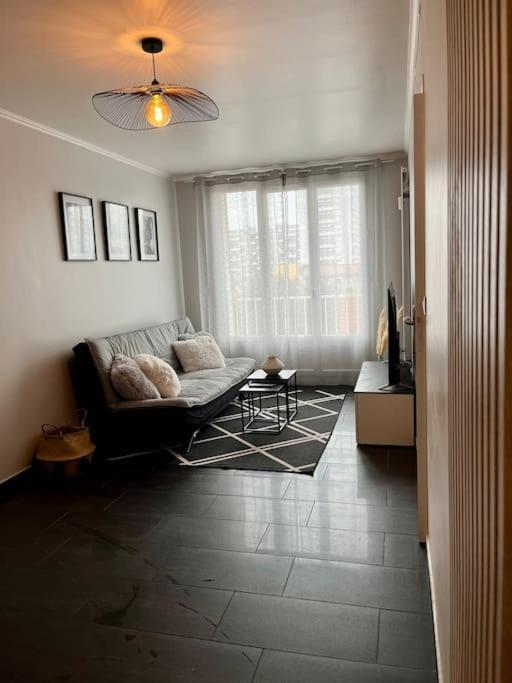 Appartement Situe Au Centre Ville D'Alfortville Buitenkant foto
