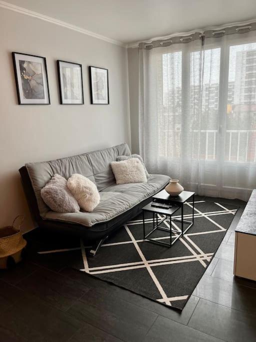 Appartement Situe Au Centre Ville D'Alfortville Buitenkant foto