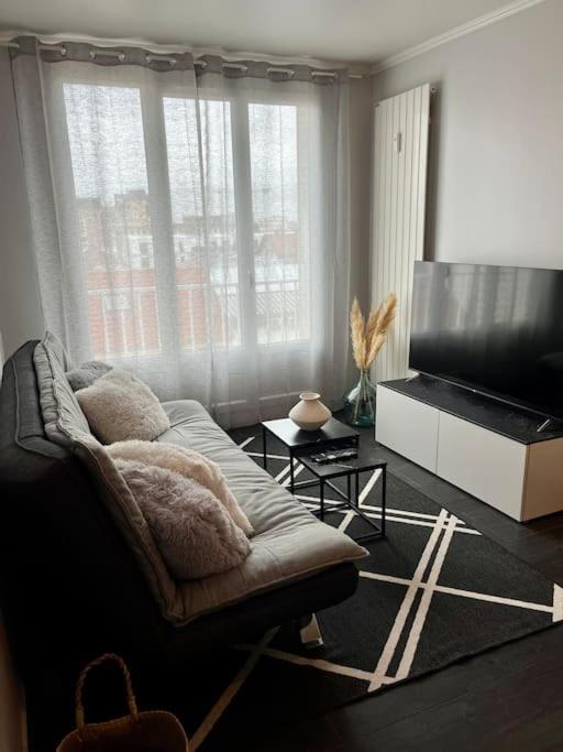 Appartement Situe Au Centre Ville D'Alfortville Buitenkant foto